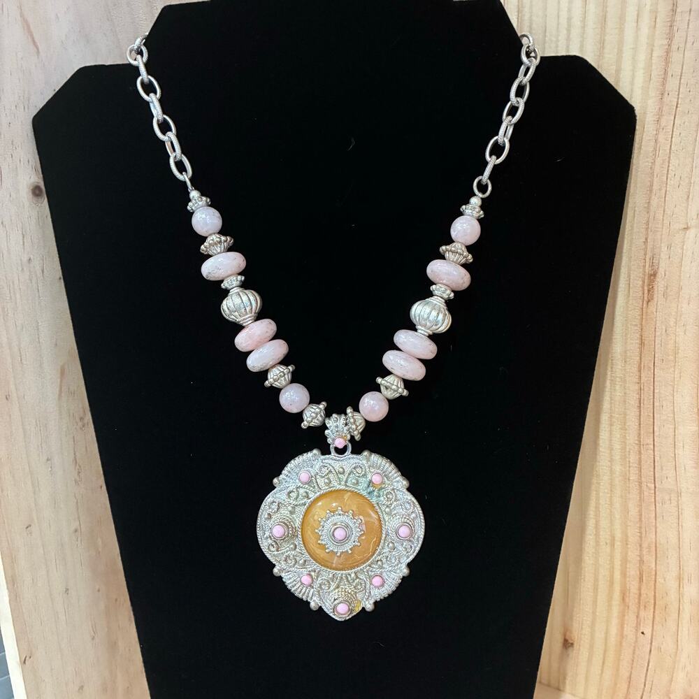 Bijoux Terner Pink Bead Silver Tone Medallion Pendant Necklace Amber Boho 19-22"